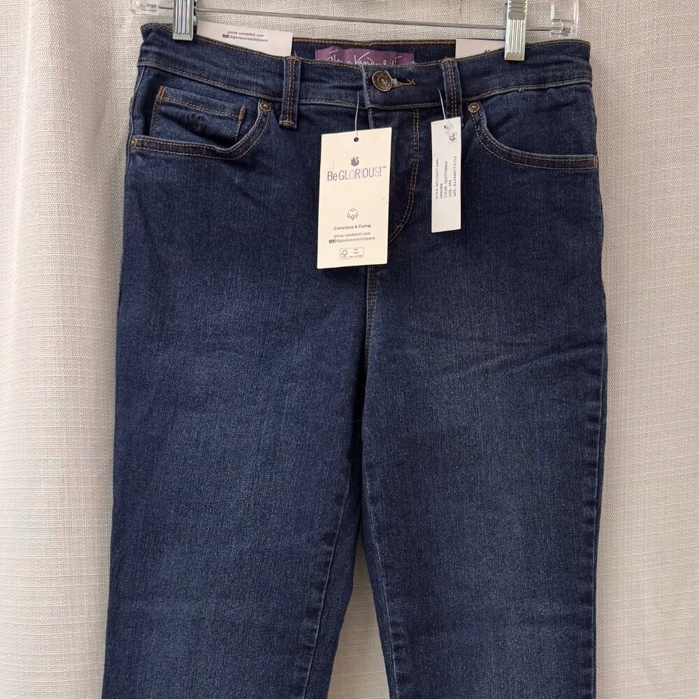 NWT Gloria Vanderbilt Amanda Slimming Jeans - 4PS